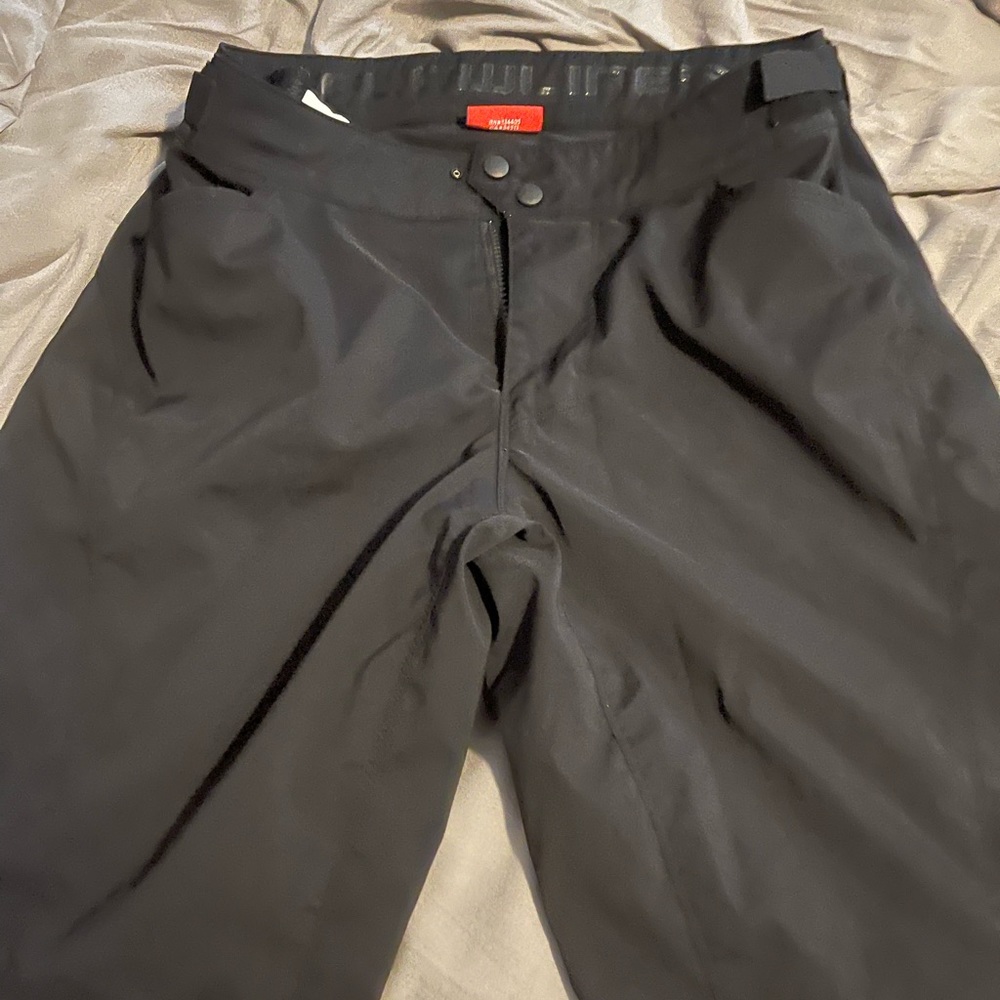 Size 34 flow line troy-lee designs shorts